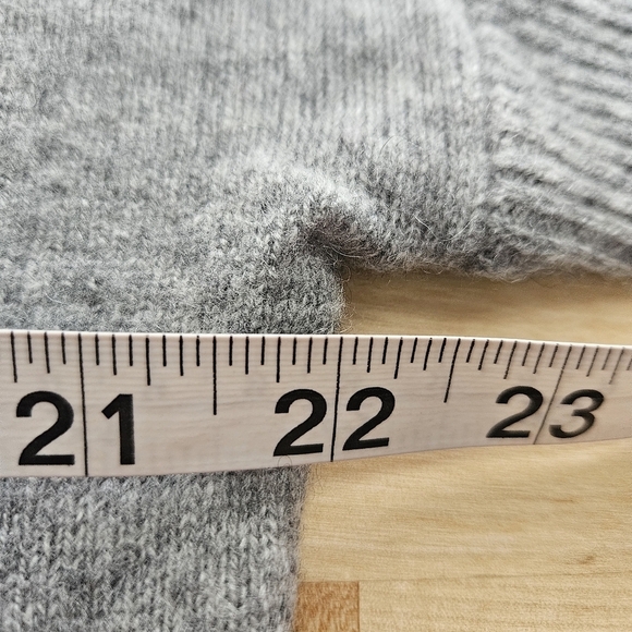 Lilla P Sz XS 100% Cashmere Ribbed Sleeve/Hem Turtleneck Sweater Fall Cozy - Picture 7 of 10